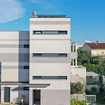 Mato 1 דירה זאדאר