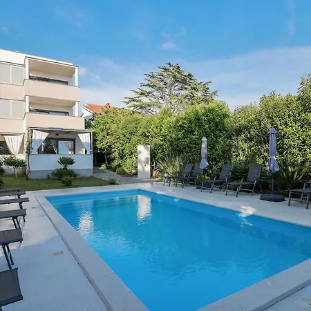 Appartement Mato 1 *