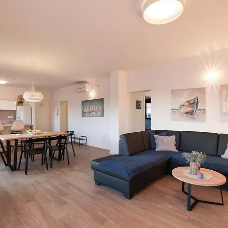 Mato 1 Apartman Zára